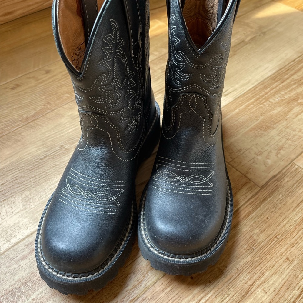 Women’s Ariat size 6B Black Cowboy Boots